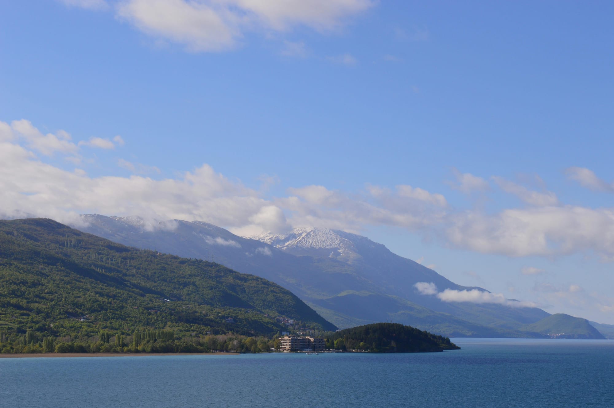  Pamje panoramike e Liqenit të Ohrit, Shqipëri